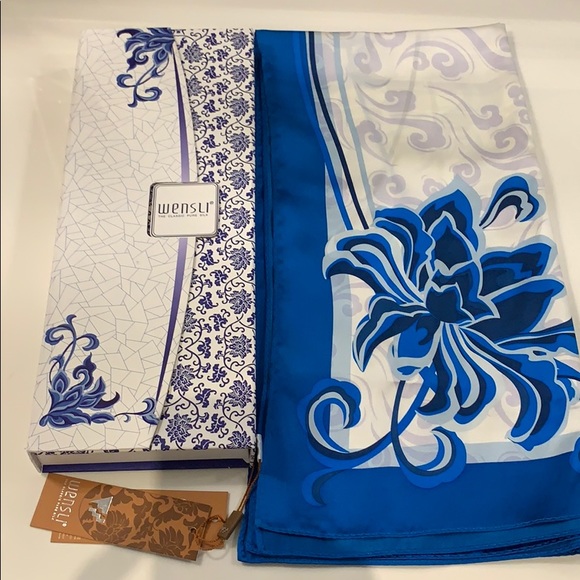 NWT Beautiful Wensli Silk square Scarf - Picture 5 of 5